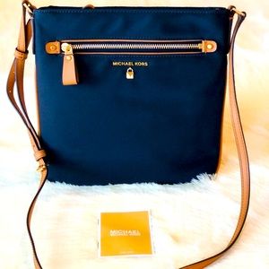 Michael Kors Kelsey Large Crossbody